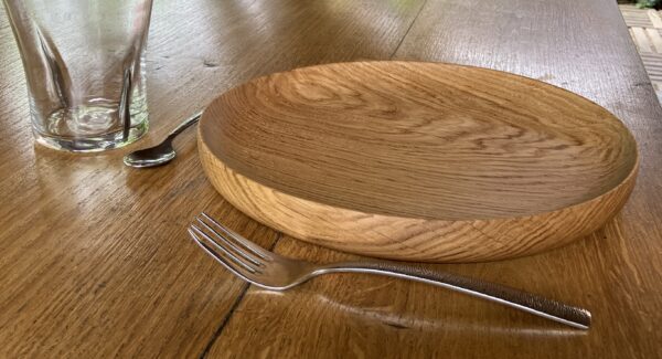 Assiette en chêne massif - diamètre 27cm – Image 3